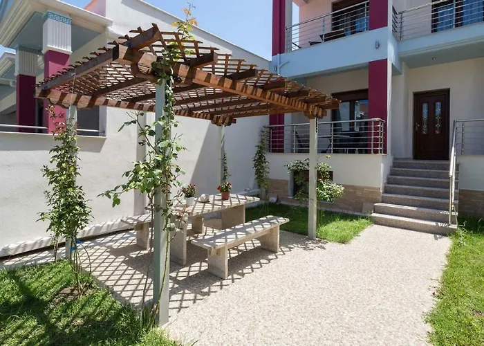 Megas Alexandros Otel Vrasná